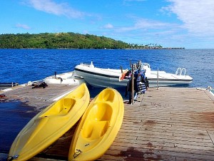 Retractable water sports platform